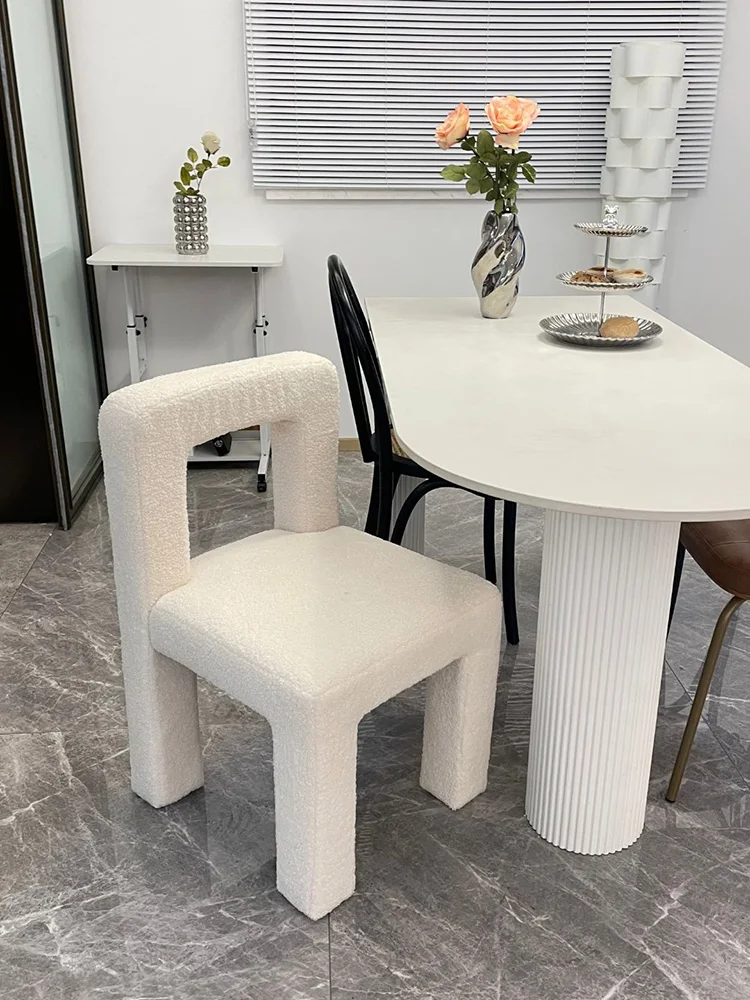 Кофейные стулья со спинкой из цельного дерева в скандинавском стиле, мебель для гостиной, Кашемировый обеденный стул, простые легкие Роскошные Фланелевые стулья для макияжа Изображение 1