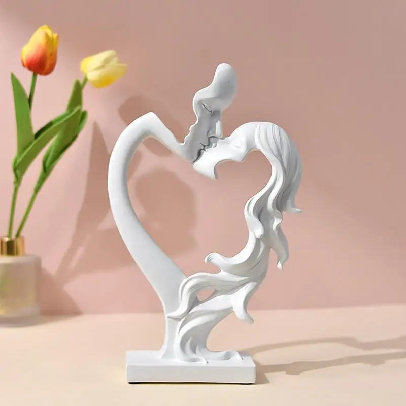 Статуя поцелуя влюбленных, современная абстрактная художественная статуя в форме сердца с лицом пары, романтический декор домашнего стола для свадьбы и годовщины. Изображение 1